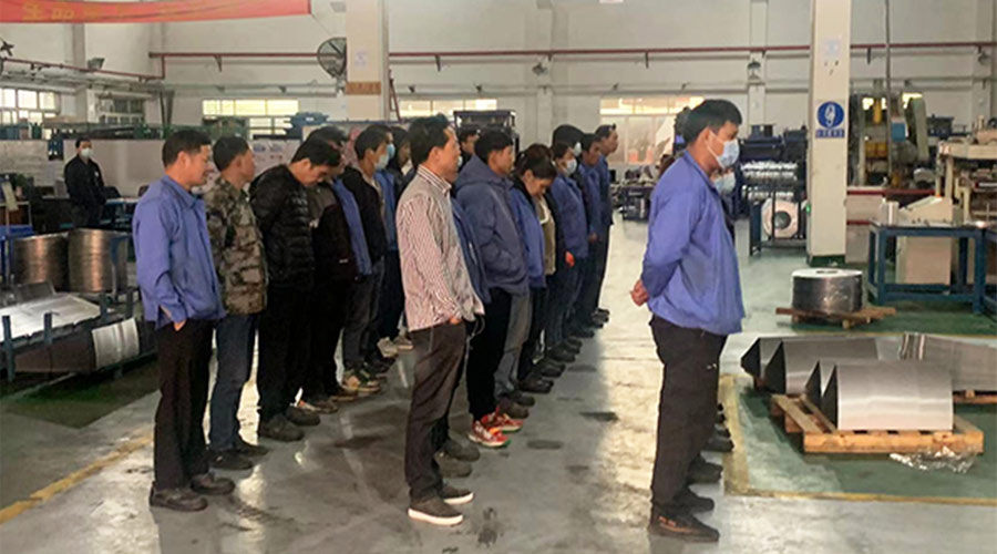 保健康 趕生產(chǎn)！金環(huán)電器早會(huì)叮囑員工注意防疫