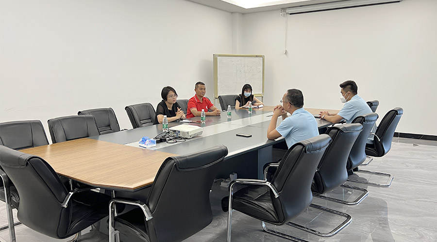 排憂難 提信心！鶴城鎮(zhèn)書記蒞臨金環(huán)電器開展暖企活動