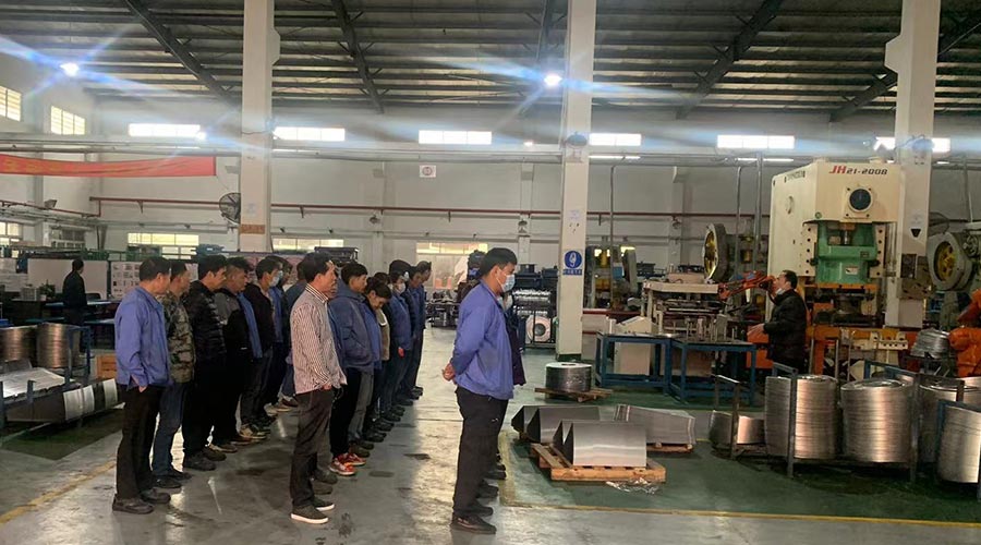 意氣奮發(fā)！金環(huán)電器沖壓車間組織人員開展例行早會