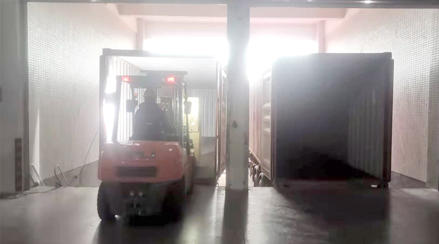 齊心協(xié)力為客戶！春節(jié)期間金環(huán)電器人員加班加點發(fā)貨